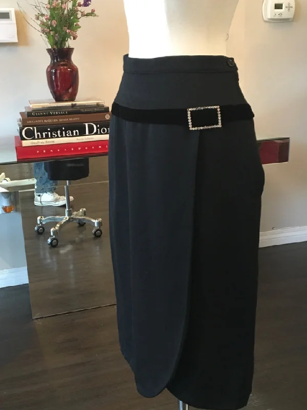 Valentino Size 42  Black Wool Velvet Trim Evening Skirt Vintage - 2217-4-6819